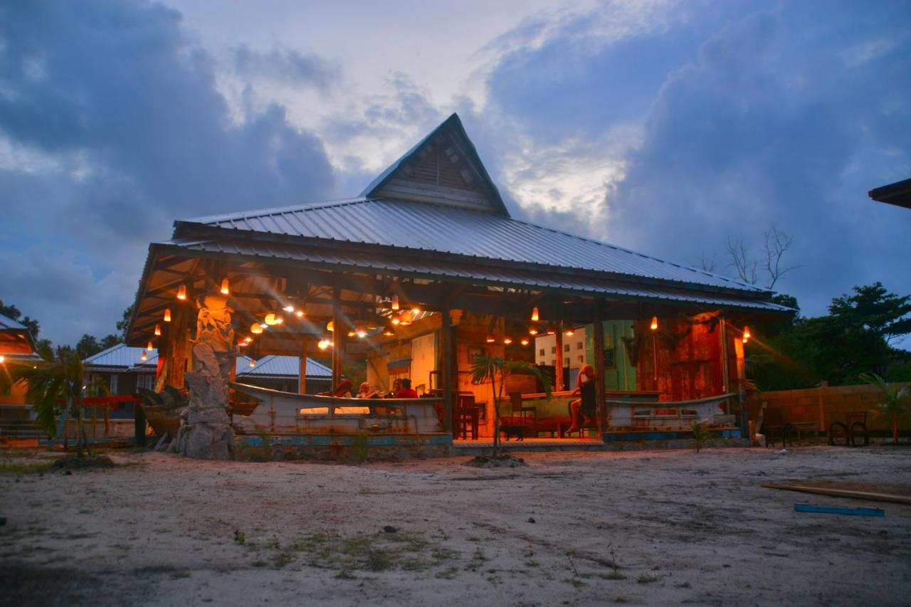 Rock And Wreck Dive Resort Tanjungbinga Kültér fotó